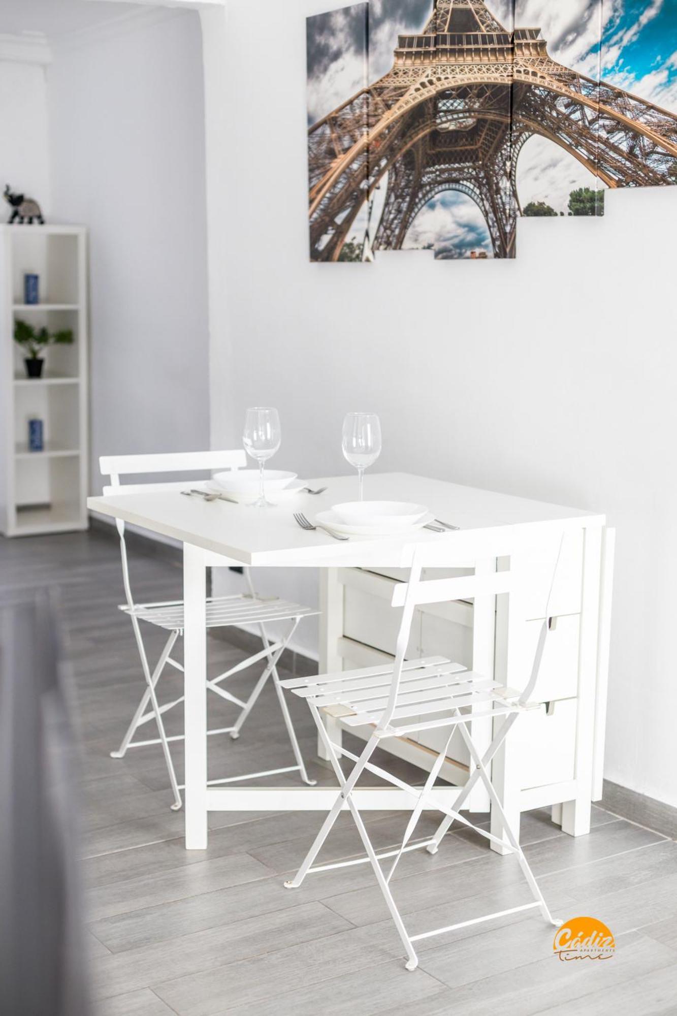 Modern Haven Loft By Cadiz Time Apartment Bagian luar foto