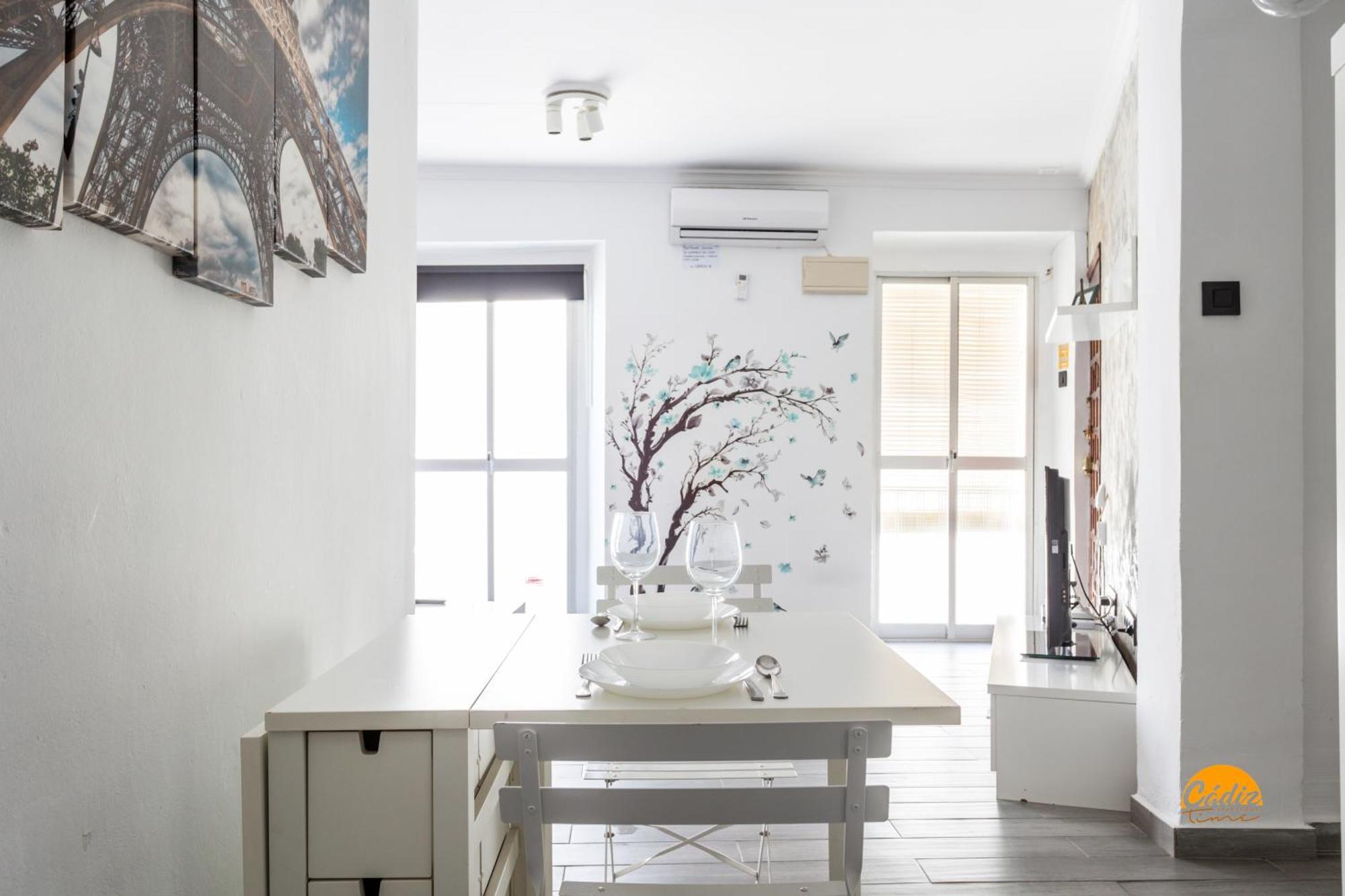 Modern Haven Loft By Cadiz Time Apartment Bagian luar foto